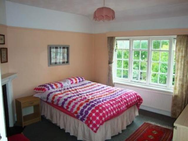 			2 Bedroom, 1 bath, 1 reception Flat			 Hendale Avenue, HENDON